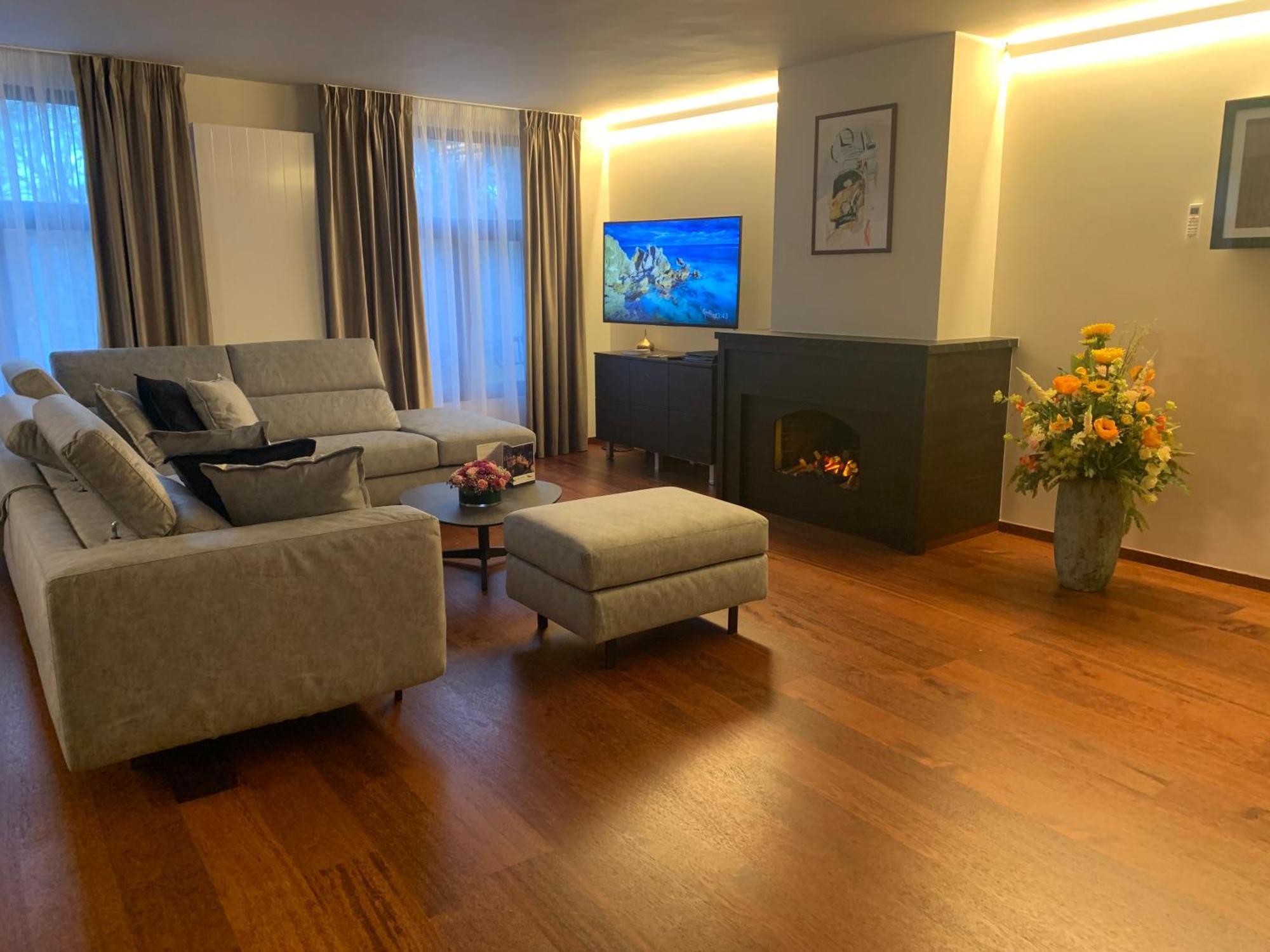 Botanique Suites Airbnb, Amberes Exterior foto
