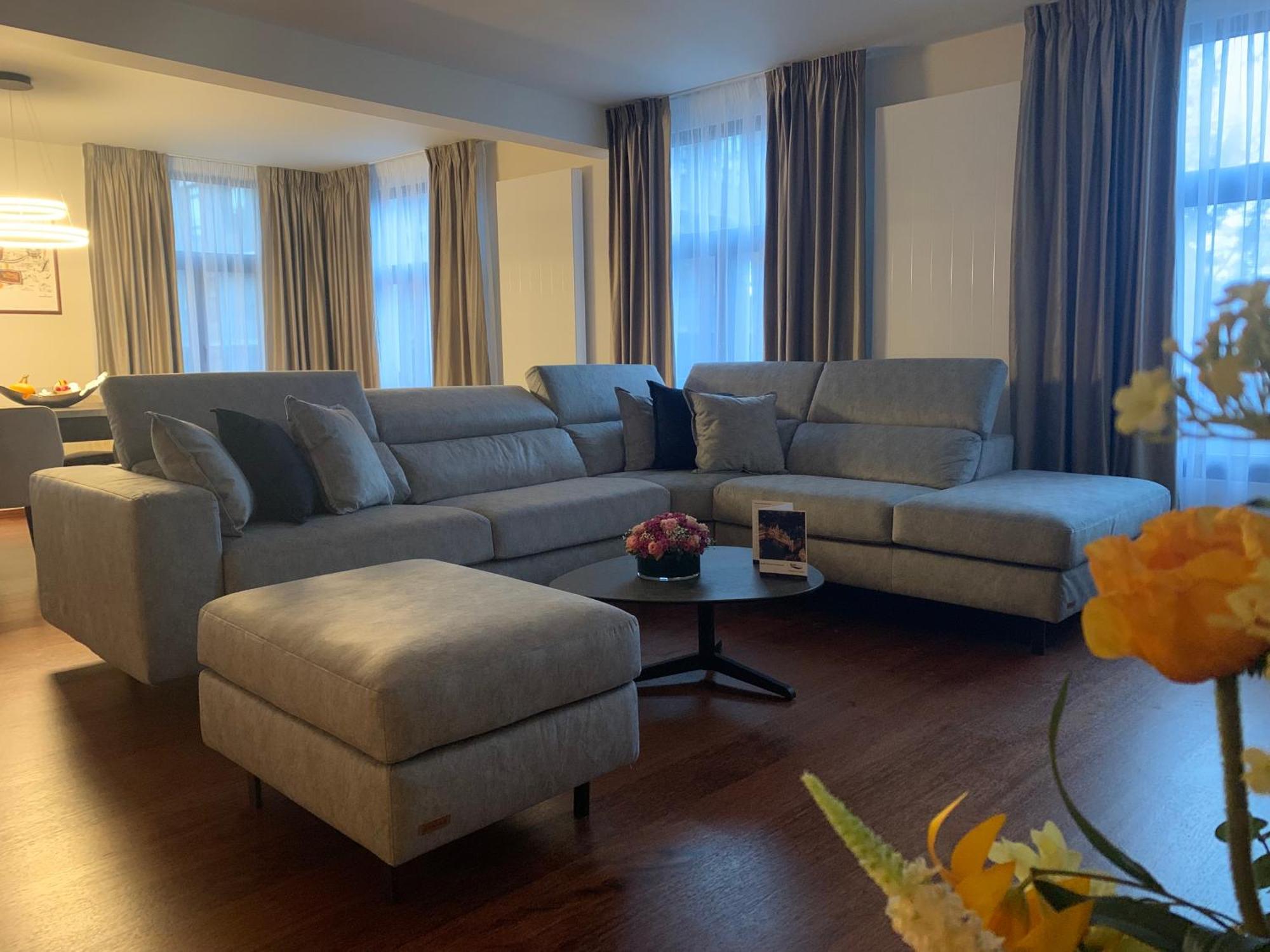 Botanique Suites Airbnb, Amberes Exterior foto