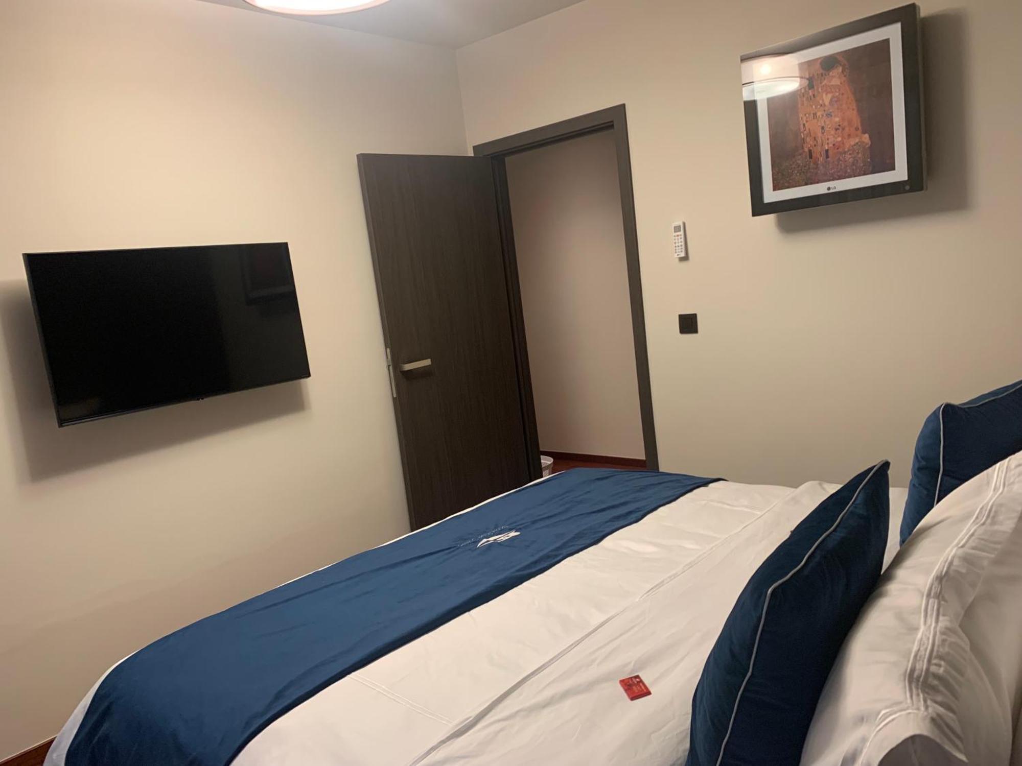 Botanique Suites Airbnb, Amberes Exterior foto