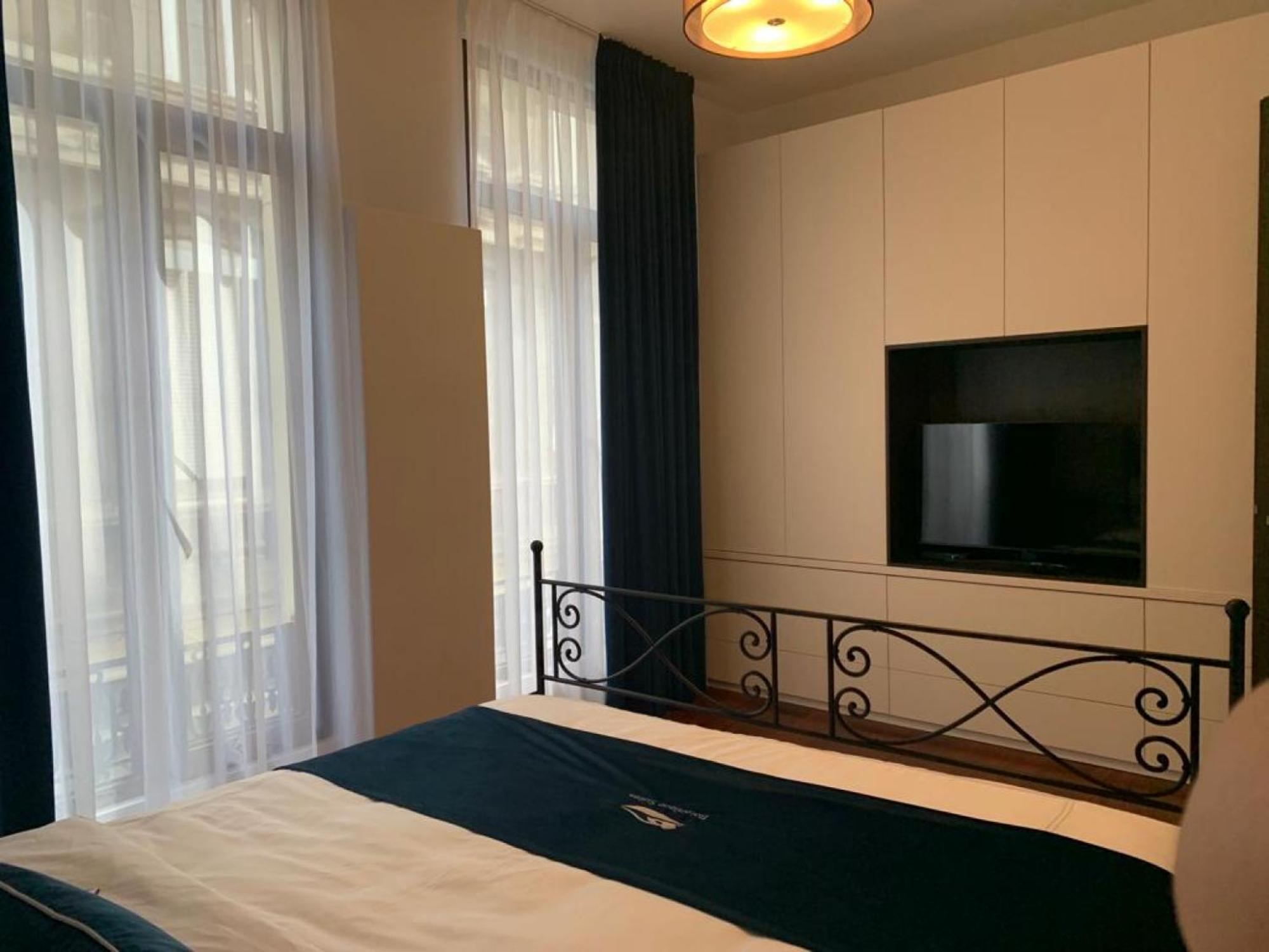 Botanique Suites Airbnb, Amberes Exterior foto